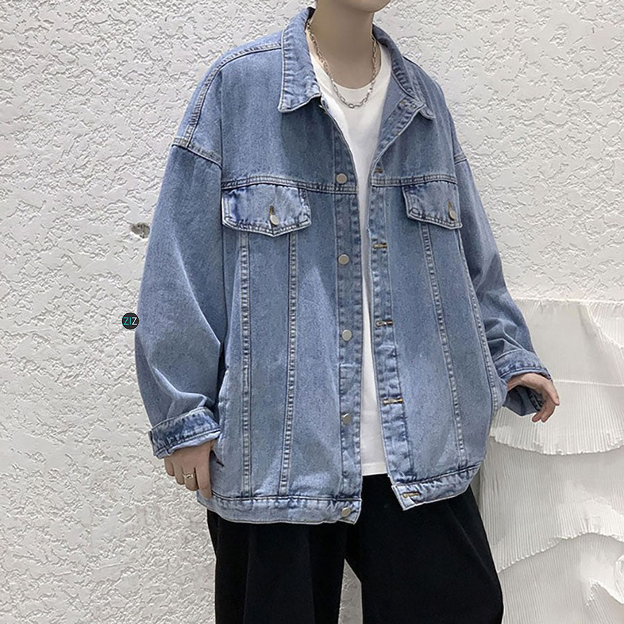 Áo khoác denim rộng với chất liệu bền đẹp, cổ bẻ, tay dài, phù hợp nam nữ cá tính phong cách casual và streetwear hiện đại