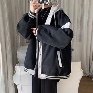 Áo khoác varsity thời trang Hàn Quốc màu đen trắng, có mũ trùm và túi trước tiện lợi, nổi bật phong cách đường phố trẻ trung