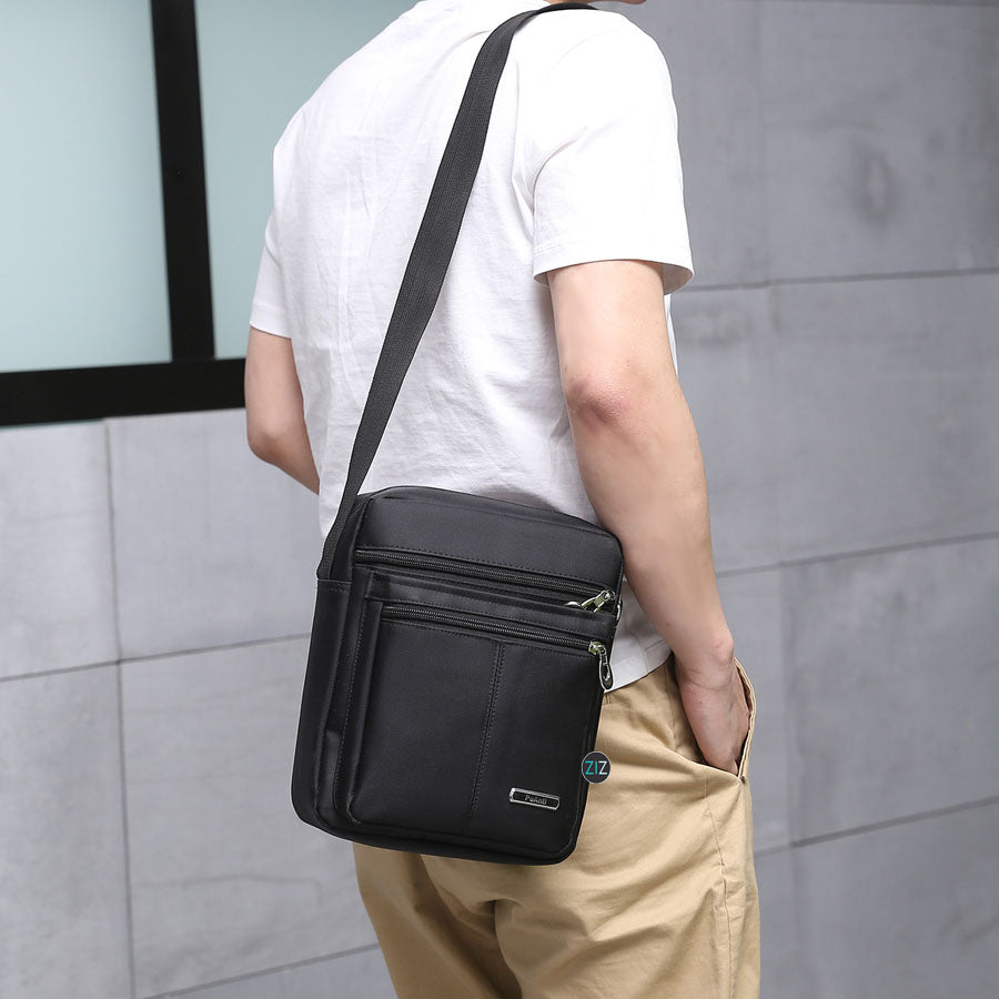 Túi vuông đeo chéo Nam Nữ thời trang, chống nước - Casual Messenger Pack in Black - ZiZoou Store - Streetwear