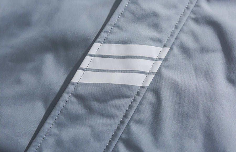 Áo khoác nam nữ thời trang Hàn Quốc có họa tiết sọc trắng phía trước áo tạo điểm nhấn cá tính, trẻ trung