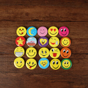 sticker gắn lên túi balo thêm cá tính